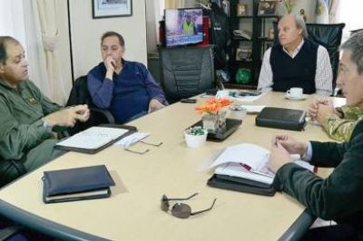 La Municipalidad y el Ej�rcito colocar�n vacunas contra la hepatitis B