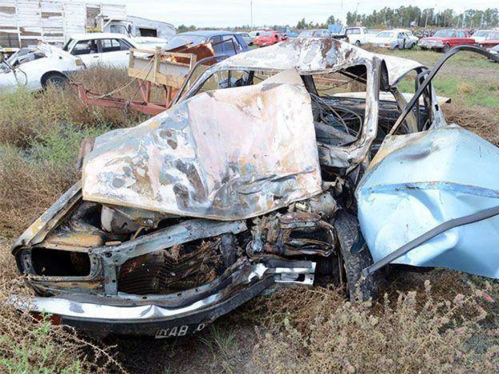La UCR propone prohibir el consumo de alcohol al conducir y llevar botellas en el auto para bajar accidentes