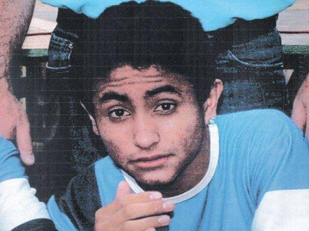 Lo amenazaron con armas, huy� y pas� 11 d�as deambulando en la calle