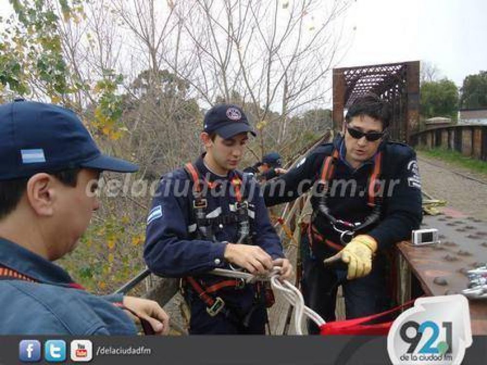 Los Bomberos de Saavedra participaron de una pr�ctica de rescate en Sierra de la Ventana 
