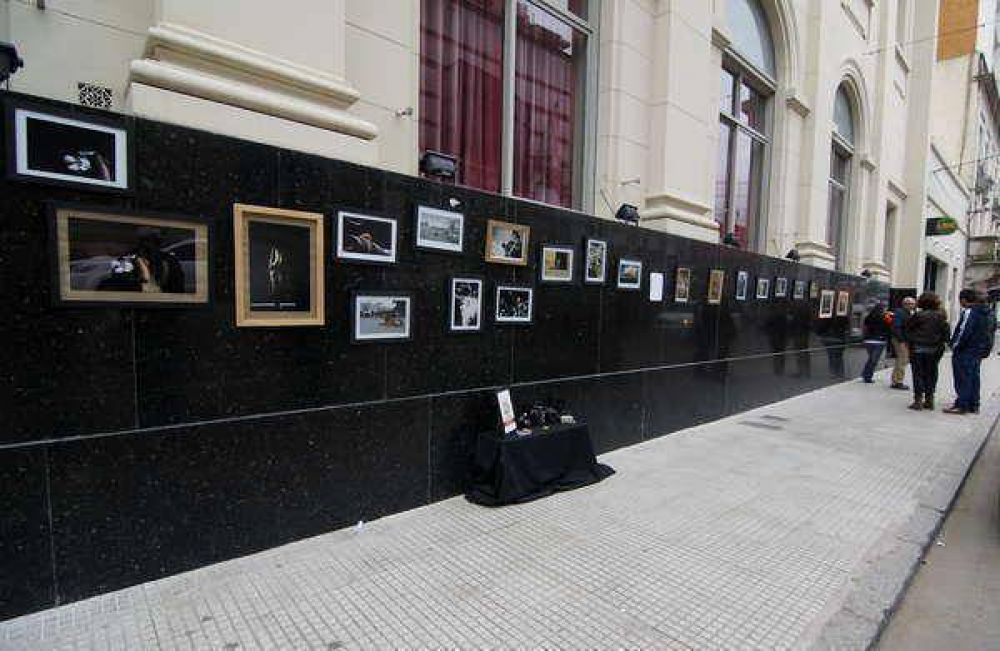 Las calles de Azul se llenaron de fotos