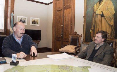 Inza recibi� al diputado Omar Ducl�s