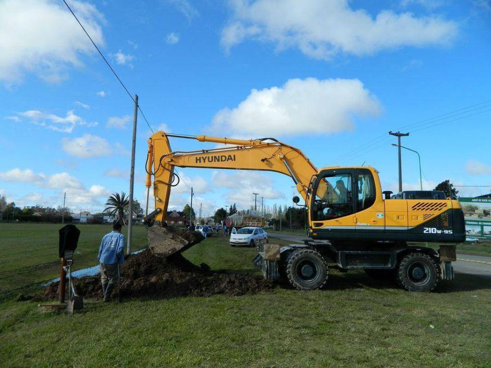 El Intendente Gasparini acord� que inicien los trabajos de desag�es pluviales para el Barrio de las 16 viviendas