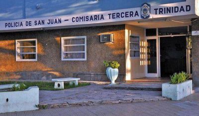 Un hombre fue asesinado a pu�aladas en la puerta de su casa