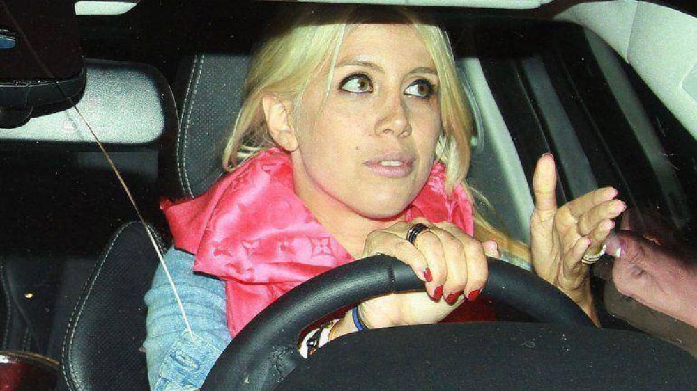 Wanda Nara fue demorada en Ezeiza