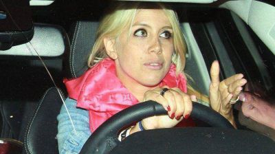 Wanda Nara fue demorada en Ezeiza