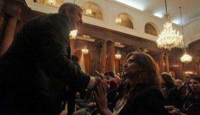 Michetti se mostr� junto con UNEN en la Legislatura porte�a