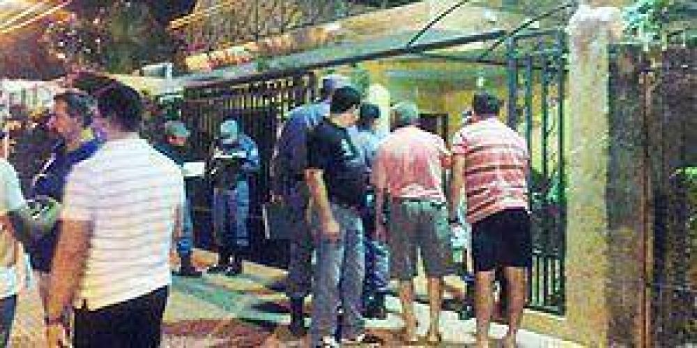 Tres detenidos por el crimen del profesor Gilberto N��ez