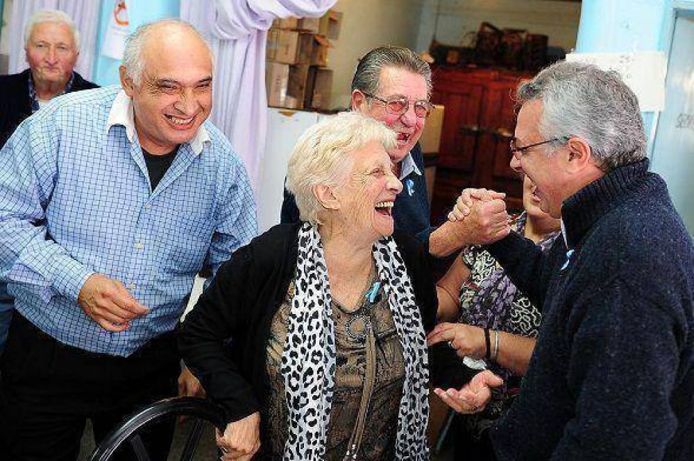 El Municipio acompa�a al Centro de Jubilados �Amor� de Benav�dez