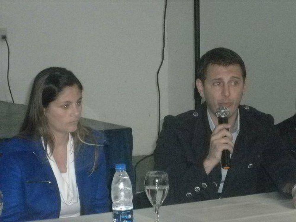 Mart�n Jofre y Micaela Ferraro encabezaron un encuentro pol�tico en Tres de Febrero