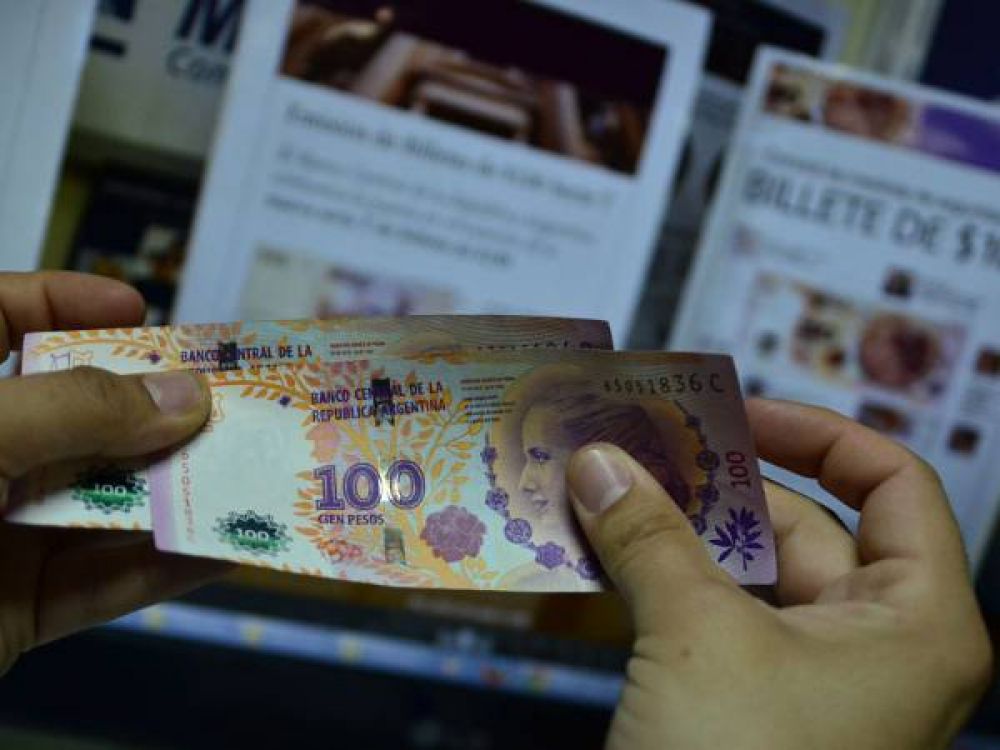 Recomiendan revisar los nuevos billetes de $100