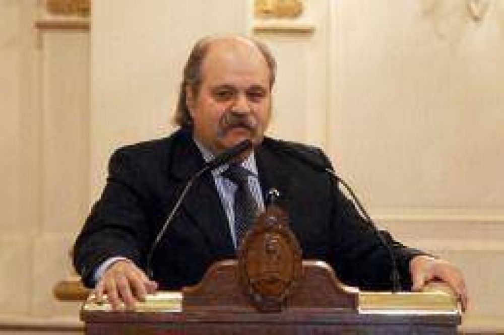 Lan�s extendi� la licencia por maternidad hasta los 180 d�as
