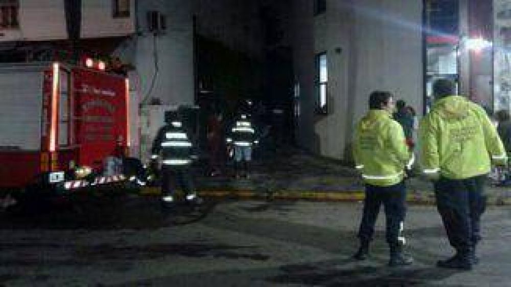 Guti�rrez asegur� que la cl�nica estaba en regla y habr� que investigar las causas del fuego
