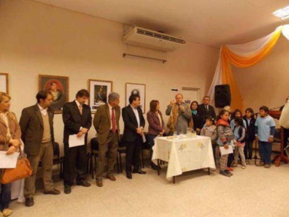 �Si solo cobran sueldos le est�n robando al pa�s�