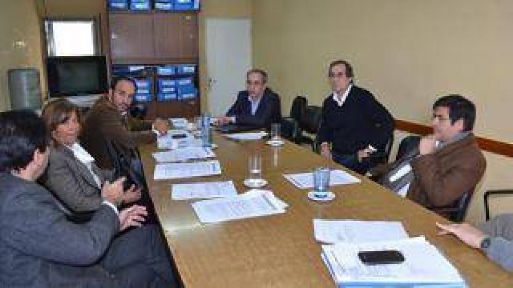 La oposici�n avanz� en las principales comisiones y el FPV-PJ denunci� la nulidad de lo actuado