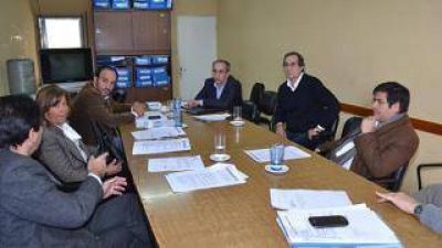 La oposici�n avanz� en las principales comisiones y el FPV-PJ denunci� la nulidad de lo actuado