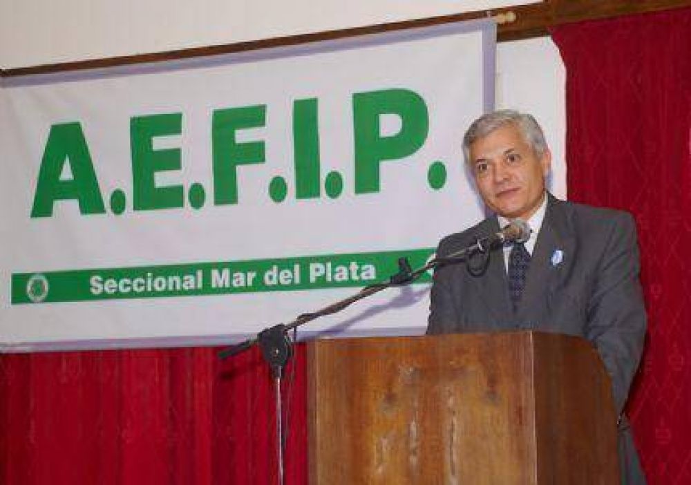 La AEFIP salud� a los trabajadores impositivos con motivo de su d�a
