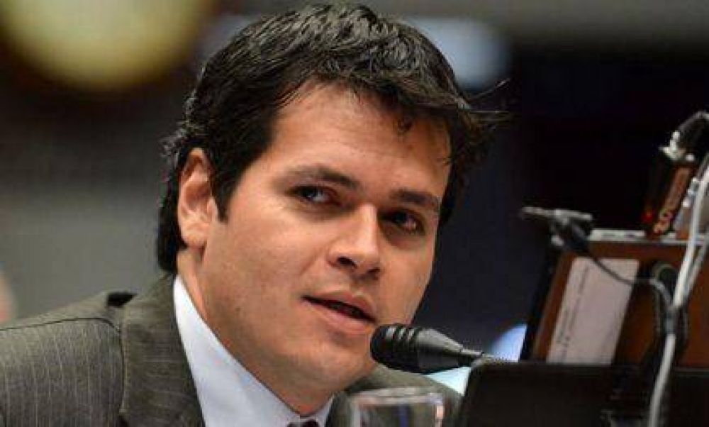 El radical Gustavo Gonz�lez defiende los intereses de la empresa Dass