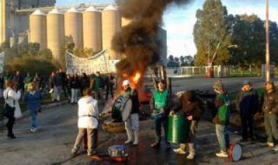 Provincia apela fallo que suspende permisos a buques de pesca marplatenses