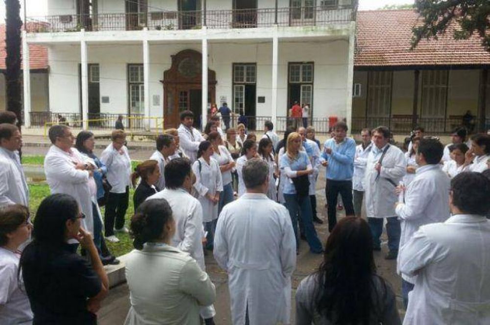 M�dicos de salud p�blica realizan un paro por 48 horas