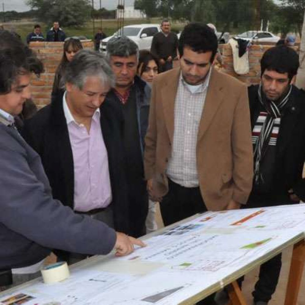 Bosetti encabez� intensa gira de trabajo y recorrido de obras en Ortiz de Ocampo