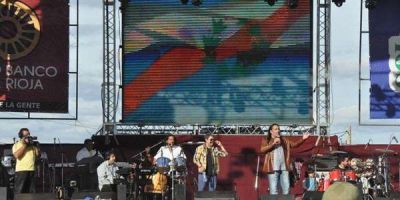 Sergio Galleguillo, el mayor exponente del folklore riojano brill� en el Parque