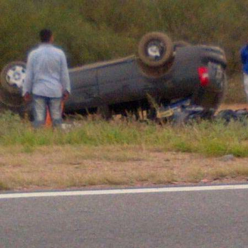 Terrible vuelco en la zona de Patqu�a dej� cuatro heridos