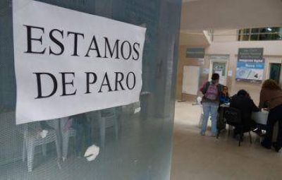 Estatales, docentes y desocupados se manifiestan en las rutas y marchan a Casa de Gobierno