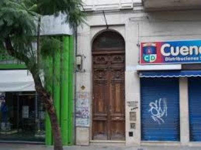 �Deber�an estar dando las becas�