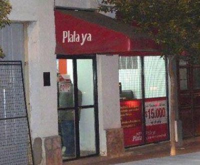 Un sujeto rob� 11 mil pesos de una financiera en pleno centro