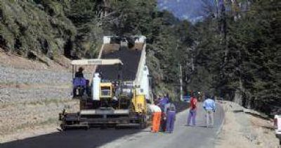 Avanza la pavimentaci�n de la Ruta de los Siete Lagos