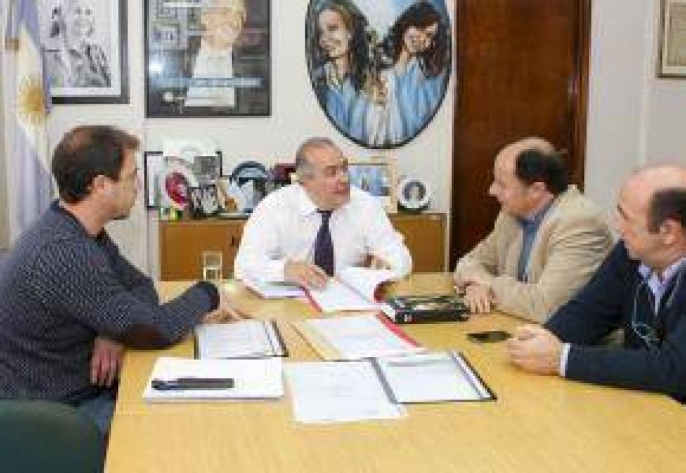 El Secretario de Obras P�blicas de la Naci�n recibi� a Guacone