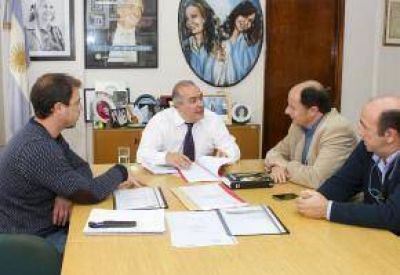 El Secretario de Obras P�blicas de la Naci�n recibi� a Guacone