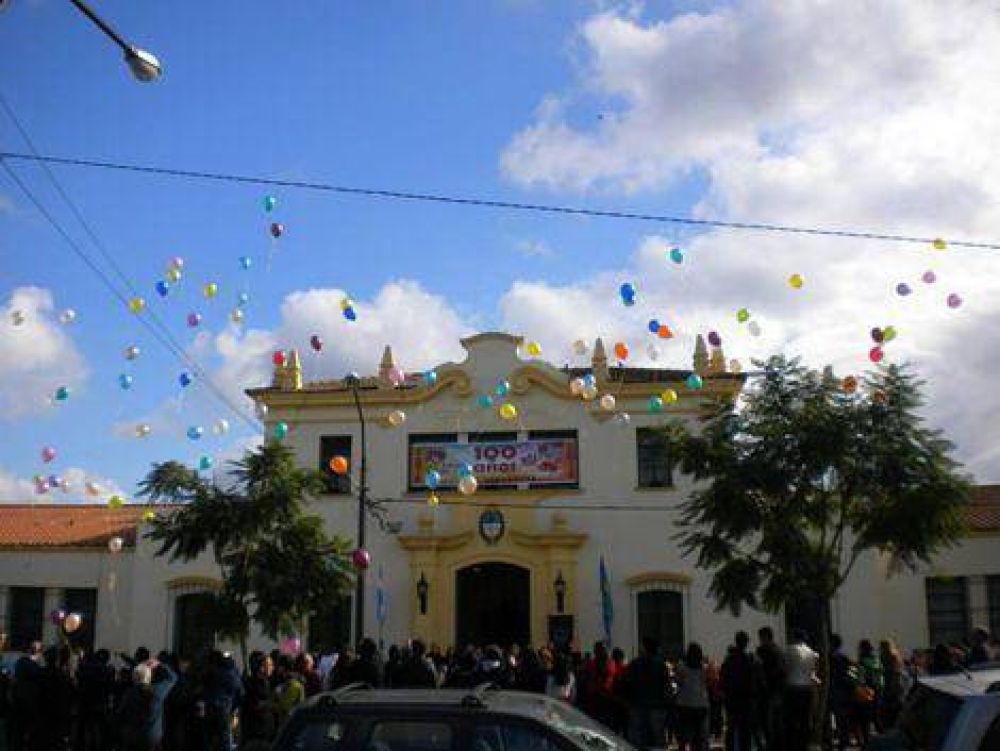 Se celebr el acto oficial del centenario del Colegio Nacional 