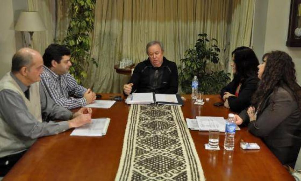 A horas previas de asumir en Econom�a, Valfr� se reuni� con Peralta