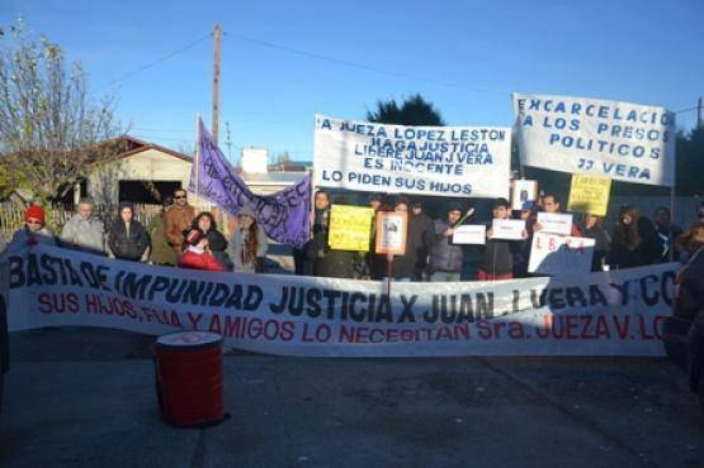 Marcha por la liberaci�n de los detenidos por el incendio de Planeamiento