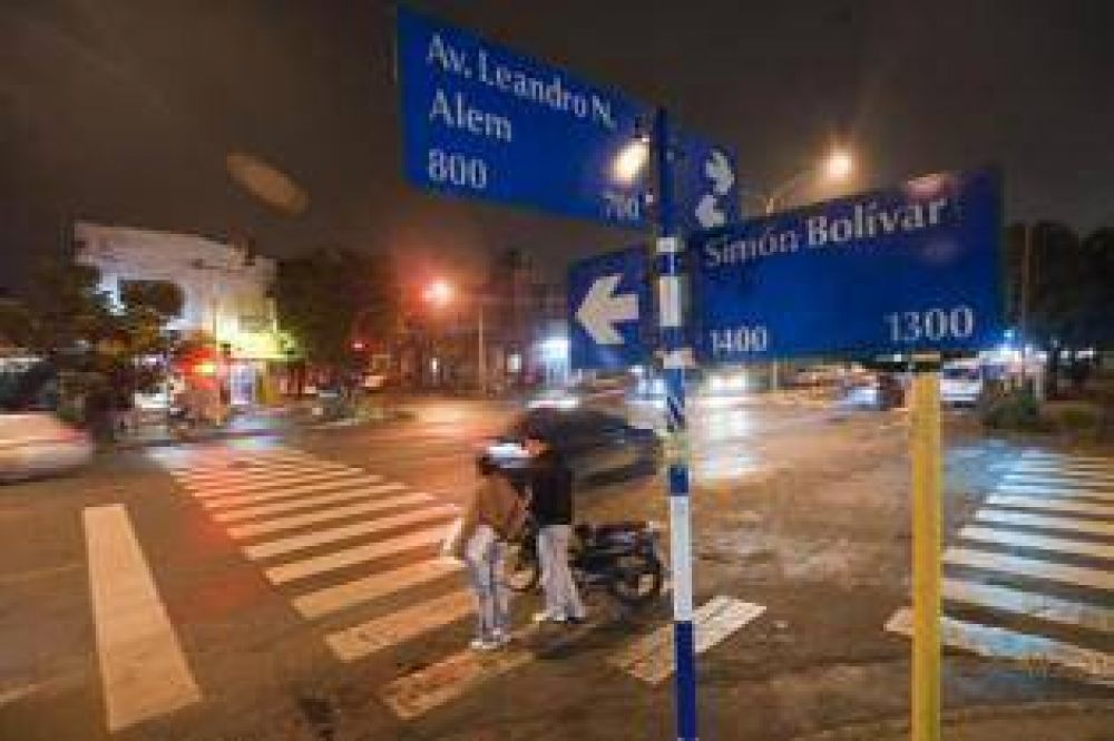 Rompieron el vidrio de una camioneta y robaron $425.000