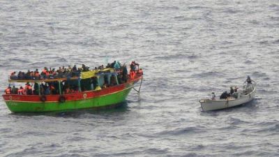 La Marina italiana rescata a 130 chicos del mar