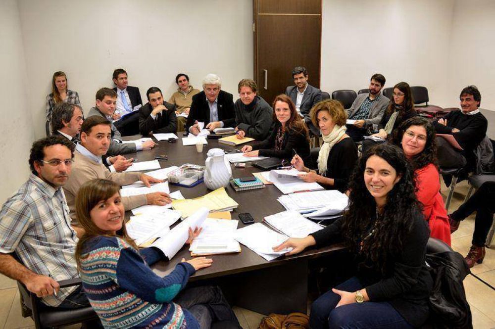 Los intendentes metieron mano y se dar�a media sanci�n a la Polic�a Municipal
