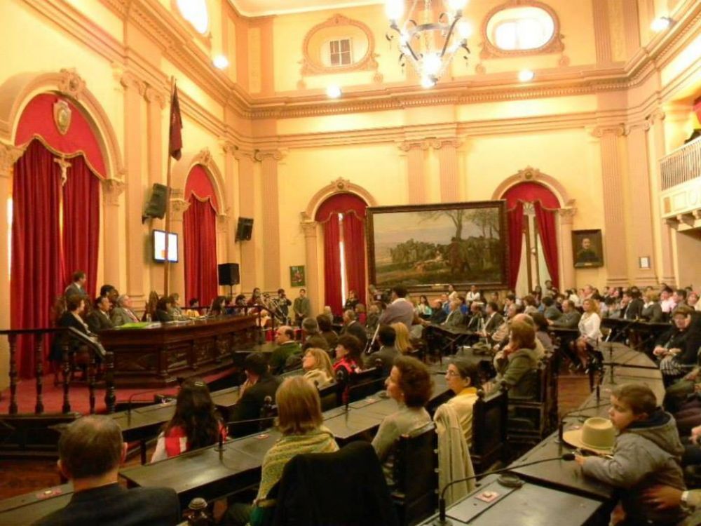 DIPUTADA RECLAMA POR BOLETO GRATUITO PARA TODA LA PROVINCIA