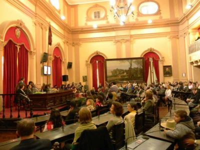 DIPUTADA RECLAMA POR BOLETO GRATUITO PARA TODA LA PROVINCIA