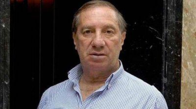Bilardo abre el paraguas: 