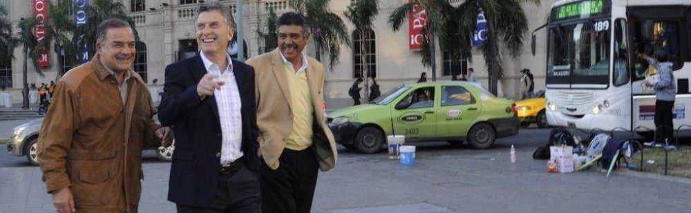 Cr�tico con De la Sota