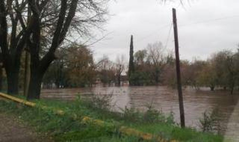 Desborde del R�o Luj�n y Arrecifes: Hay 200 evacuados