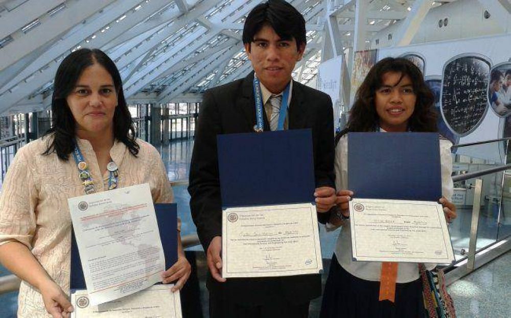 El Senado distingui� a estudiantes Wichis
