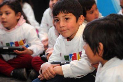 El gobernador Poggi desarroll� actividades en El Trapiche
