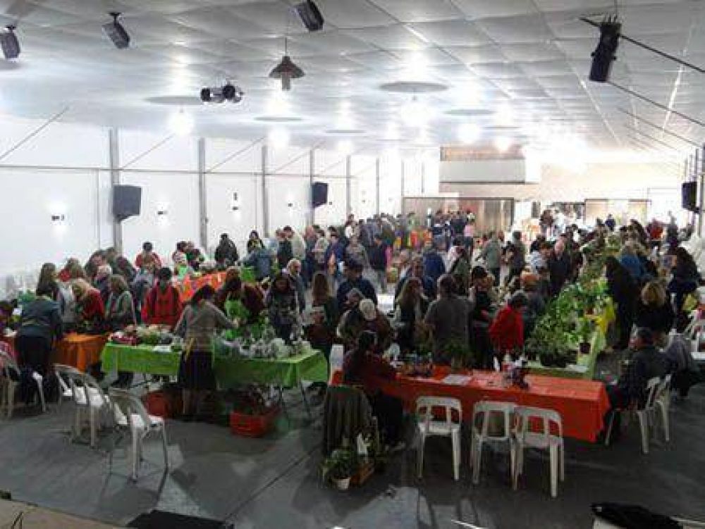 Una nueva y exitosa edici�n de la Feria/Muestra �Produciendo verduras y algo m�s�