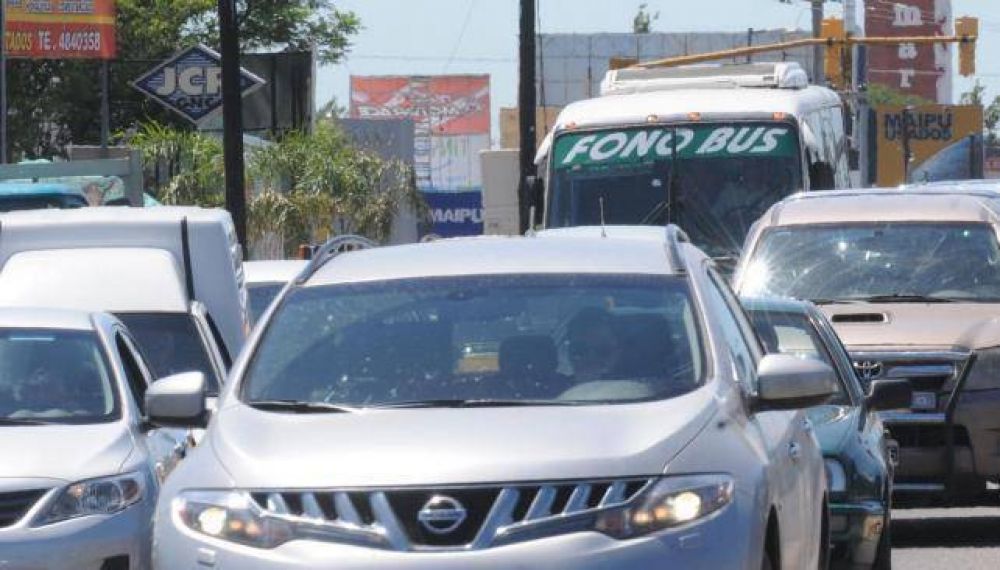 El municipio sube otra vez la tasa que cobra a los autos de lujo