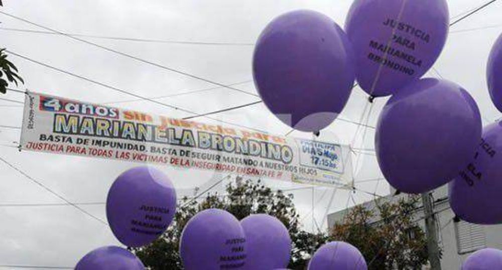 Familiares de v�ctimas de la inseguridad en el Acto del 25 de Mayo