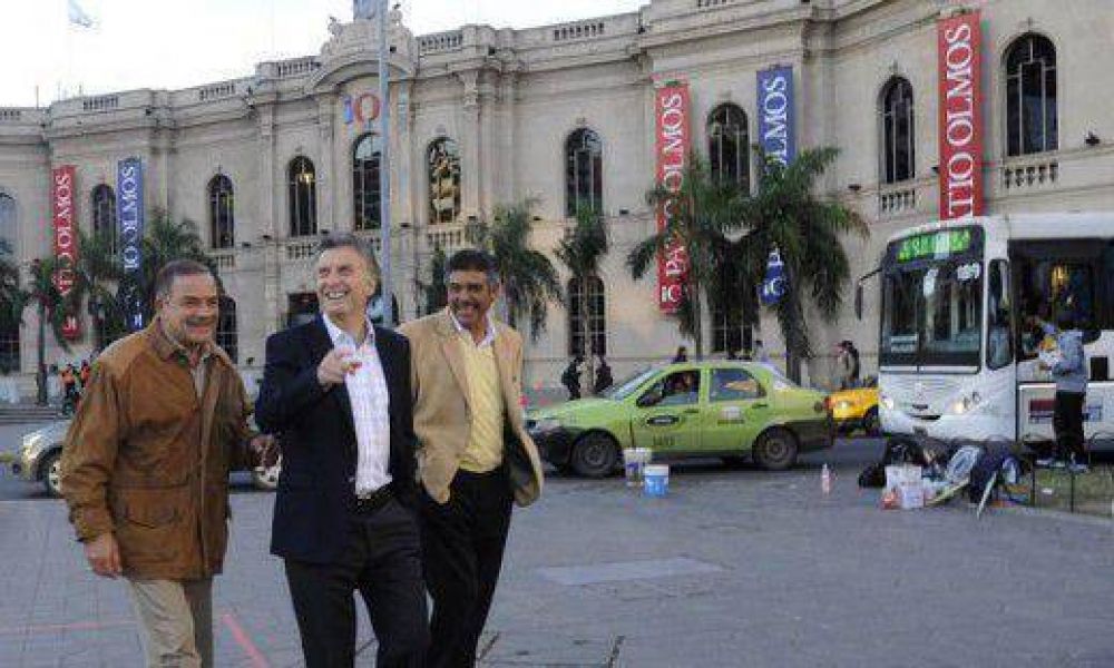 Macri critic la tasa vial y dijo que De la Sota administra mal